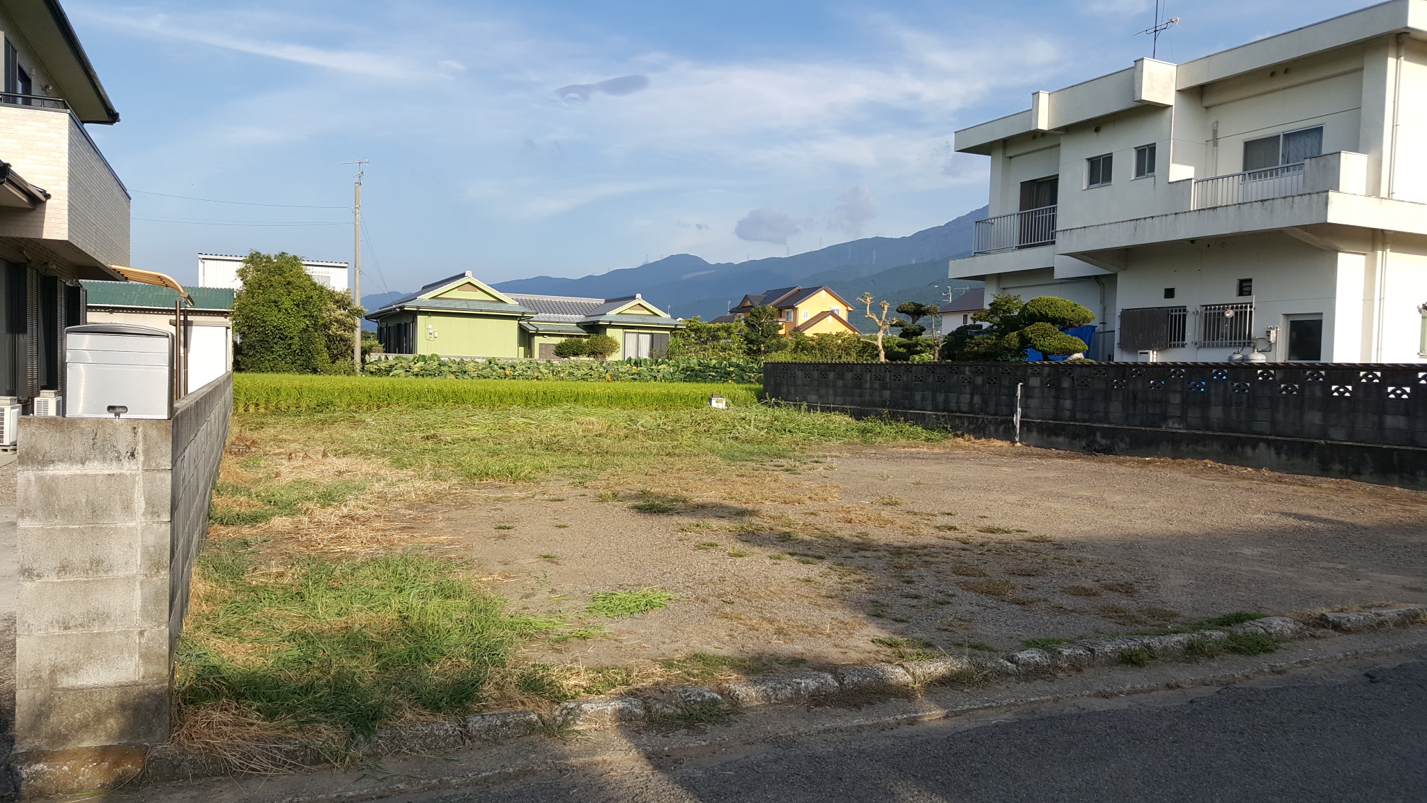 西条市でパッシブ設計の家が建つ土地写真