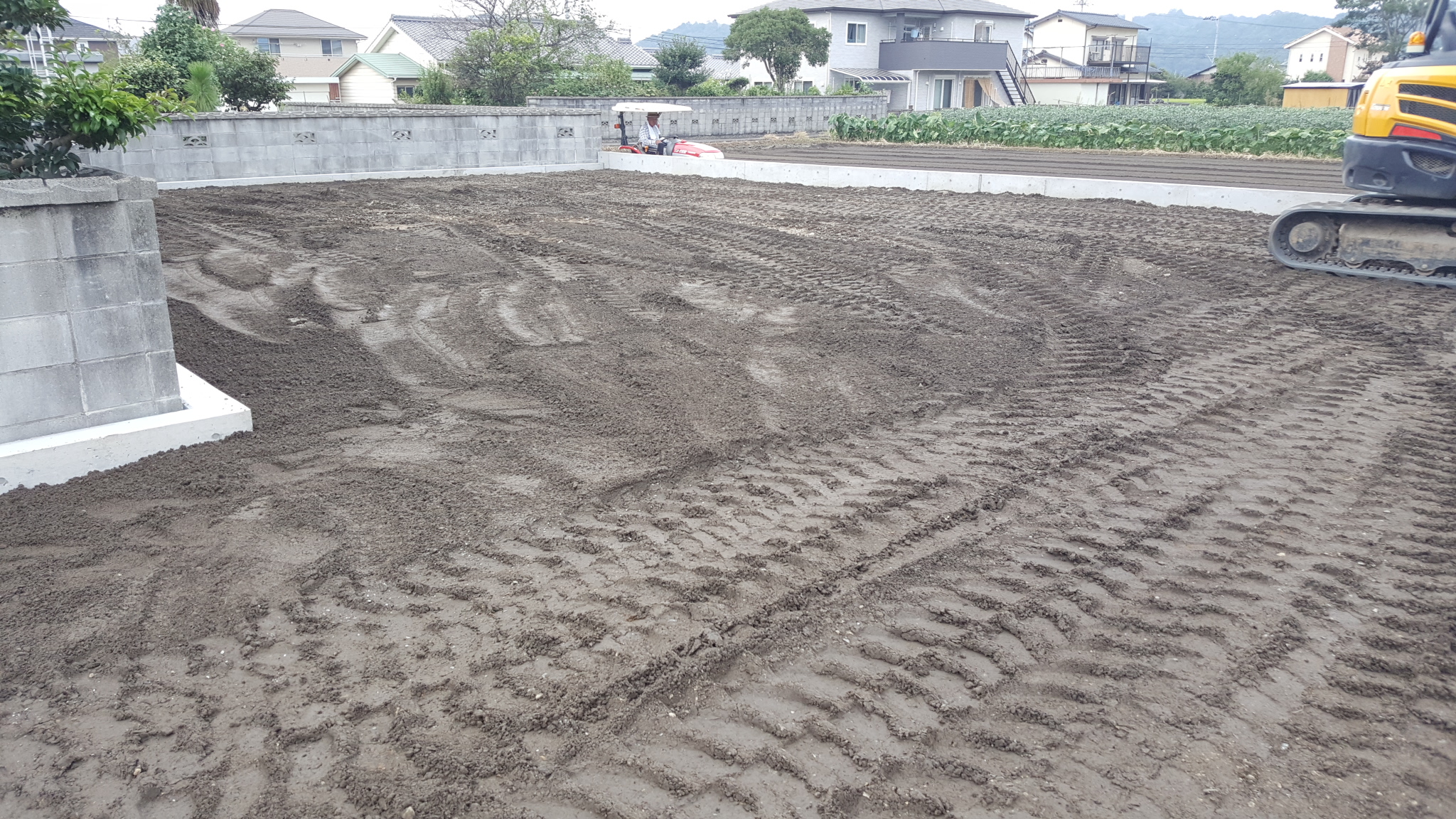 西条市で吹き抜けのお家を建てる土地写真